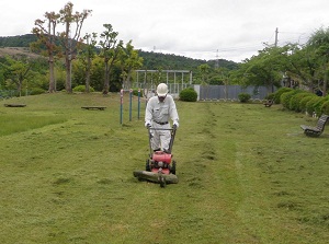 川西市 公園除草・剪定等管理工事